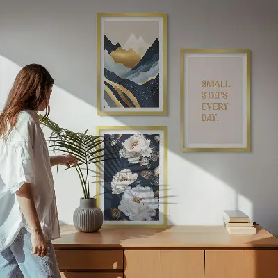 Conjunto de quadros para sala de estar com estampa de inspiração abstrata de montanhas e flores
