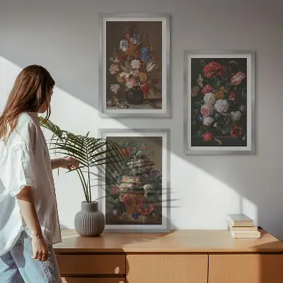 Composição de quadros moderna com arranjos de flores em vasos