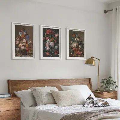 Composição de quadros moderna com arranjos de flores em vasos