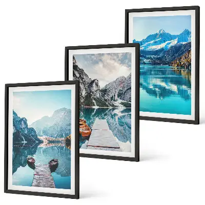 Composição de quadros moderna com barcos em lagos de montanha