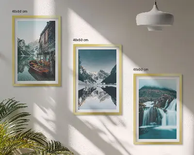Conjunto de 3 quadros com moldura de paisagens montanhosas com cachoeira e lago
