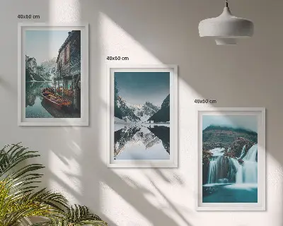 Conjunto de 3 quadros com moldura de paisagens montanhosas com cachoeira e lago