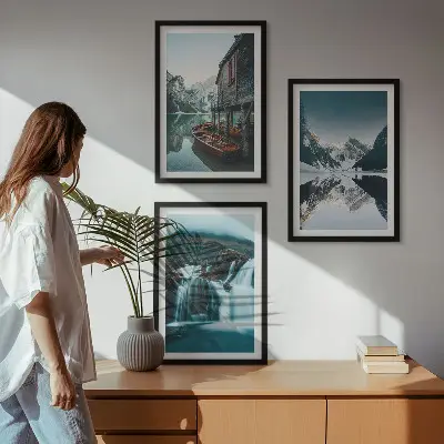 Conjunto de 3 quadros com moldura de paisagens montanhosas com cachoeira e lago