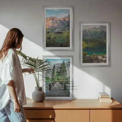Composição de quadros moderna com paisagem de montanhas, lago e ponte