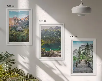Composição de quadros moderna com paisagem de montanhas, lago e ponte