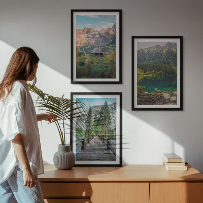 Composição de quadros moderna paisagem montanhosa, lago, ponte