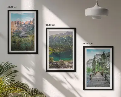 Composição de quadros moderna com paisagem de montanhas, lago e ponte