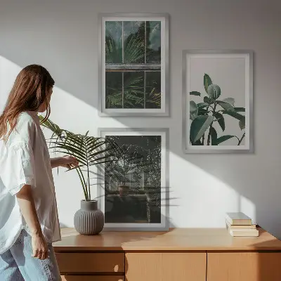 Composição de quadros moderna com folhas verdes na janela