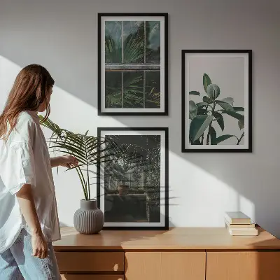Composição de quadros moderna com folhas verdes na janela
