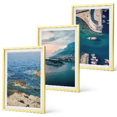 Conjunto de 3 quadros com moldura com vistas para o mar, falésias e portos