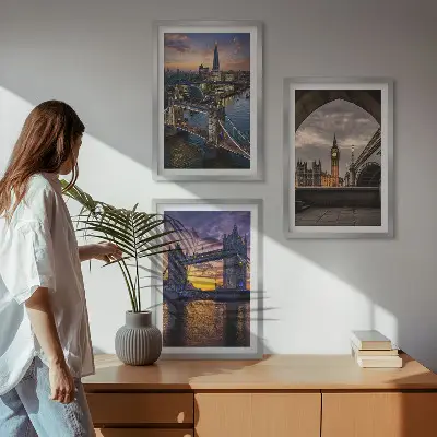 Composição de quadros moderna com torres de relógio das pontes da cidade