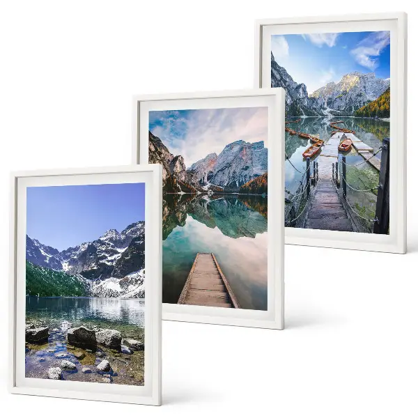 Composição de quadros moderna montanhas, lagos e píeres de madeira