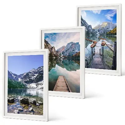 Composição de quadros moderna montanhas, lagos e píeres de madeira