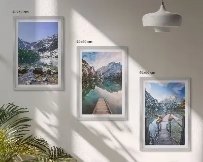 Composição de quadros moderna montanhas, lagos e píeres de madeira