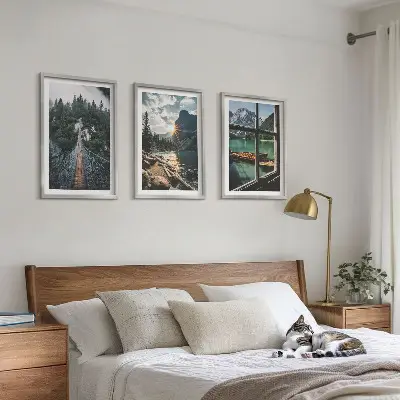 Conjunto de 3 quadros com moldura com paisagem de ponte, floresta, lago, barcos e montanhas