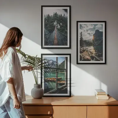 Conjunto de 3 quadros com moldura com paisagem de ponte, floresta, lago, barcos e montanhas