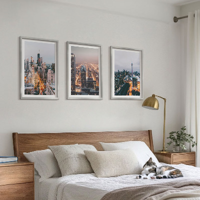 Conjunto de 3 quadros com moldura Cidades à noite, arranha-céus iluminados