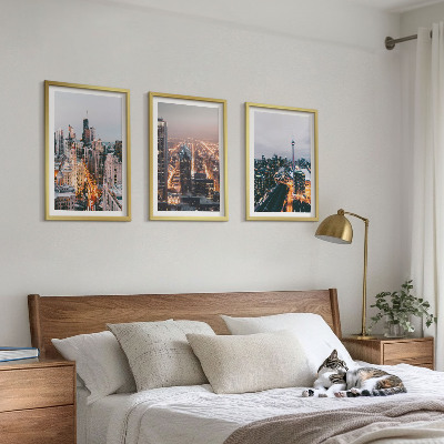 Conjunto de 3 quadros com moldura Cidades à noite, arranha-céus iluminados