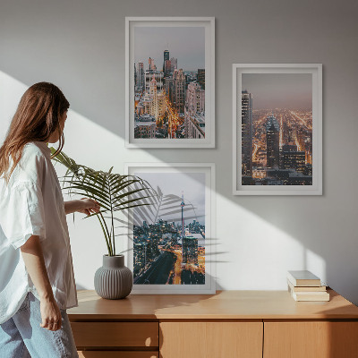Conjunto de 3 quadros com moldura Cidades à noite, arranha-céus iluminados