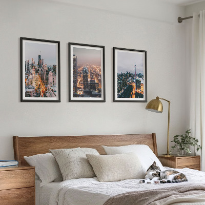 Conjunto de 3 quadros com moldura Cidades à noite, arranha-céus iluminados