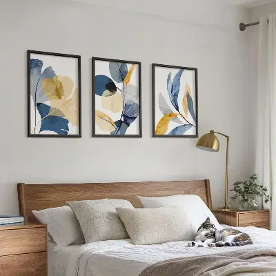 Conjunto de 3 quadros com moldura com motivos de plantas em aquarela