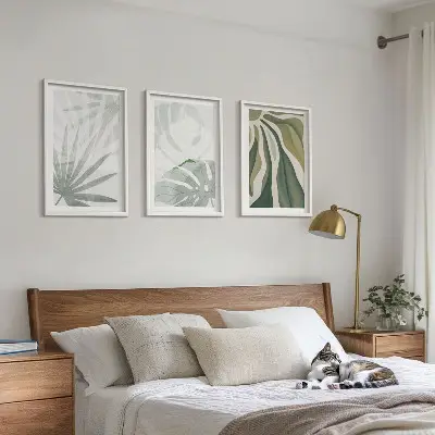 Conjunto de quadros para sala de estar com estampas de folhas de plantas em tons de verde e cinza
