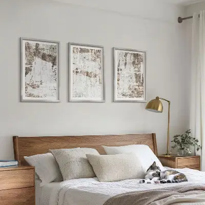 Conjunto de 3 quadros com moldura com padrões abstratos em branco e marrom