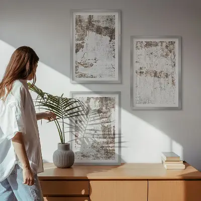 Conjunto de 3 quadros com moldura com padrões abstratos em branco e marrom