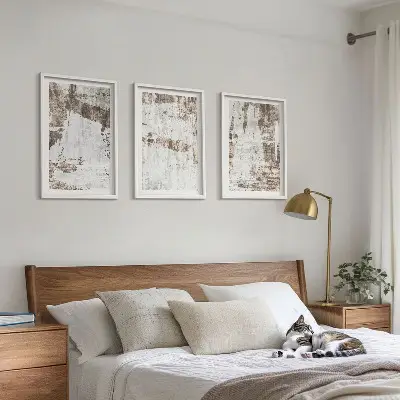 Conjunto de 3 quadros com moldura com padrões abstratos em branco e marrom
