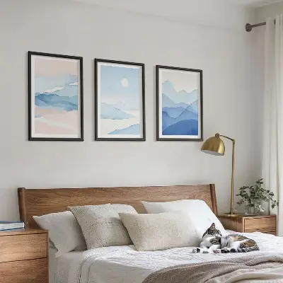 Conjunto de 3 quadros com moldura montanhas em aquarela azuis e rosas