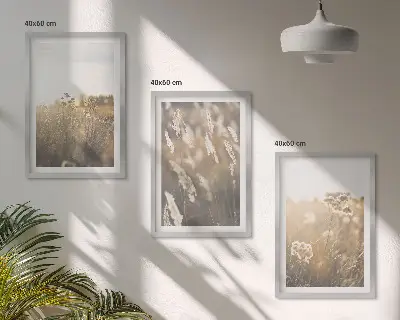 Conjunto de 3 quadros com moldura de paisagem de gramado com flores e tons quentes