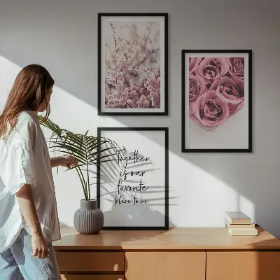 Conjunto de 3 quadros com moldura com estampas de buquês de rosas e inscrição