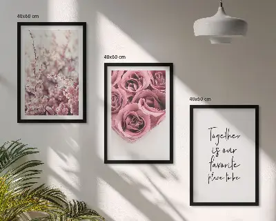 Conjunto de 3 quadros com moldura com estampas de buquês de rosas e inscrição