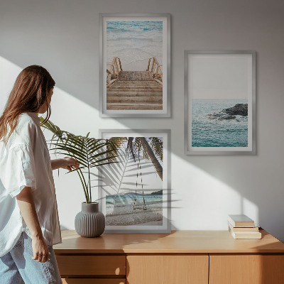 Conjunto de 3 quadros com moldura Balanço de praia com escada
