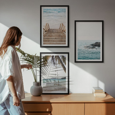Conjunto de 3 quadros com moldura Balanço de praia com escada
