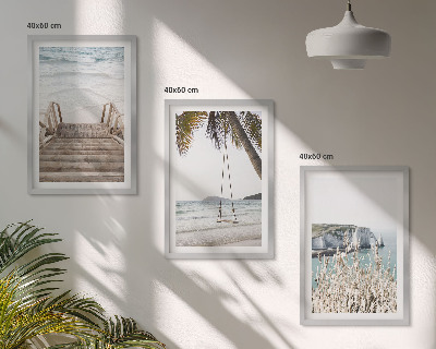 Conjunto de quadros para sala de estar balanço de madeira na escada da praia