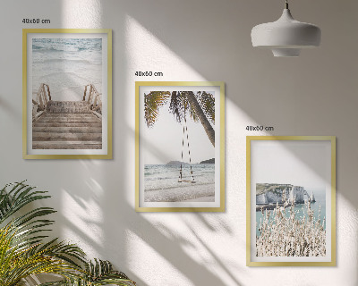Conjunto de quadros para sala de estar balanço de madeira na escada da praia