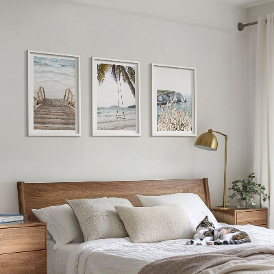 Conjunto de quadros para sala de estar balanço de madeira na escada da praia