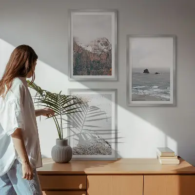 Composição de quadros moderna com temática de montanhas, nuvens, mar e areia
