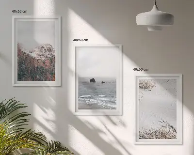 Composição de quadros moderna com temática de montanhas, nuvens, mar e areia