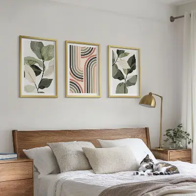 Conjunto de 3 quadros com moldura com motivos geométricos de plantas