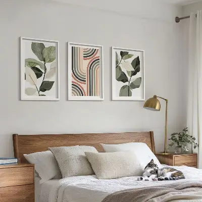 Conjunto de 3 quadros com moldura com motivos geométricos de plantas