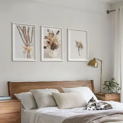 Composição de quadros moderna com ramos de flores minimalistas