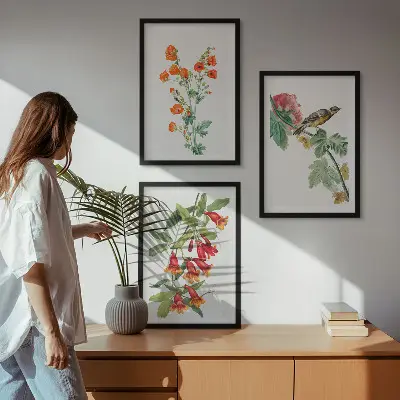 Conjunto de quadros decorativos modernos com flores pintadas e pássaro