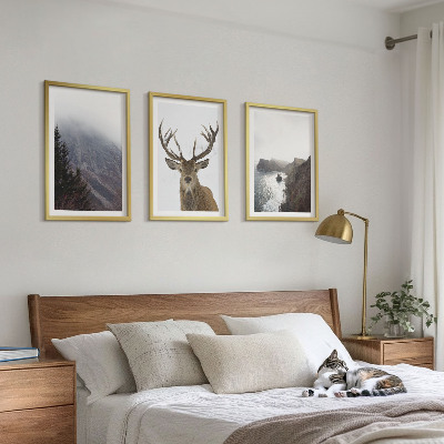 Conjunto de 3 quadros com moldura Paisagem montanhosa com veados