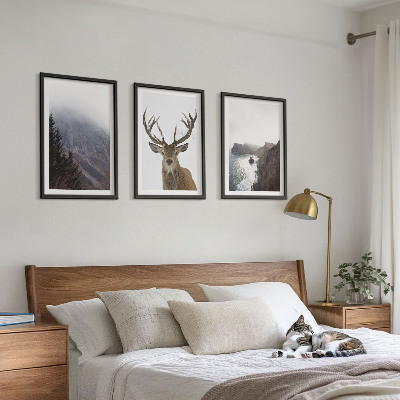 Conjunto de 3 quadros com moldura Paisagem montanhosa com veados