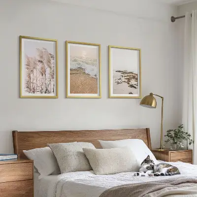 Composição de quadros moderna com grama de praia, ondas e pedras em estilo boho
