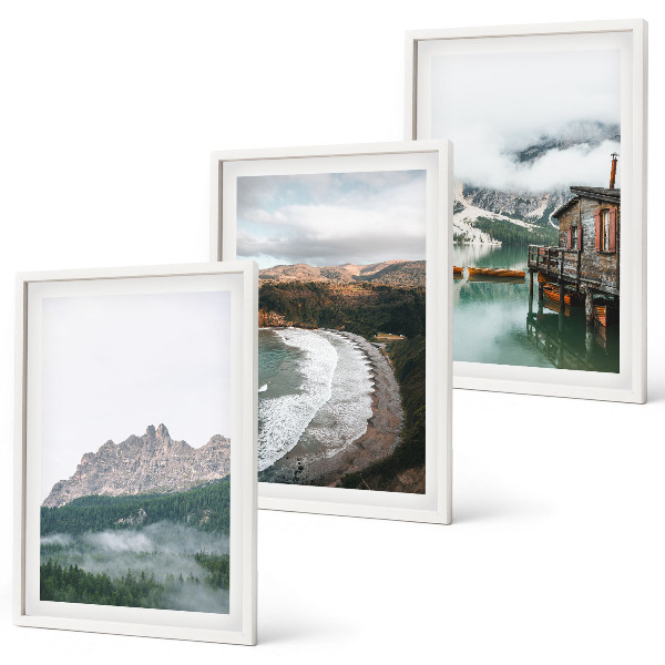 Conjunto de 3 quadros com moldura Casa de madeira nas praias da montanha