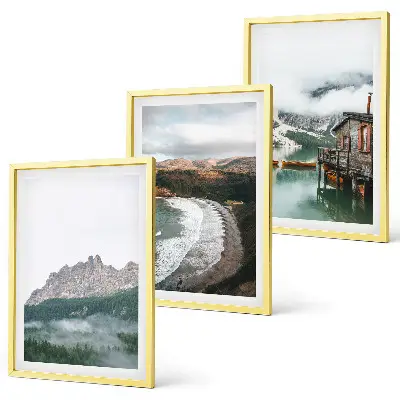 Conjunto de 3 quadros com moldura estampa de casa de madeira nas praias da montanha