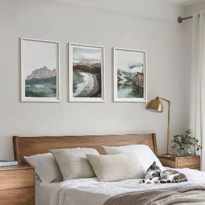 Conjunto de 3 quadros com moldura estampa de casa de madeira nas praias da montanha